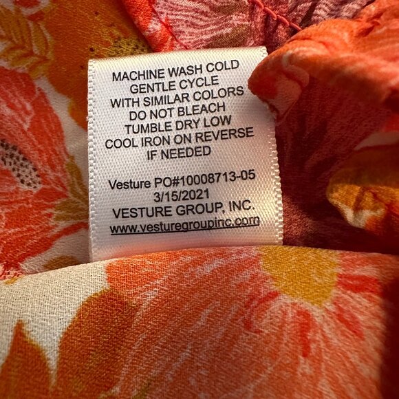 Status by Chenault Orange Floral Flutter Sleeve Blouse Size Large - Picture 9 of 9